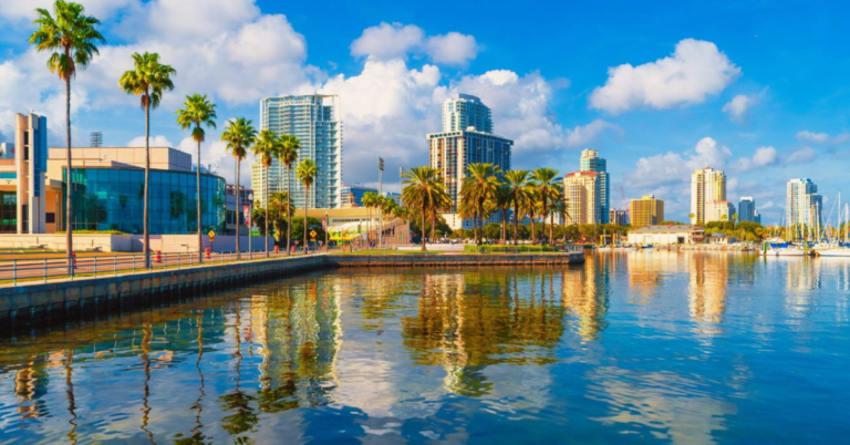 Read more about the article The 5 Best Happy Hours in St. Pete