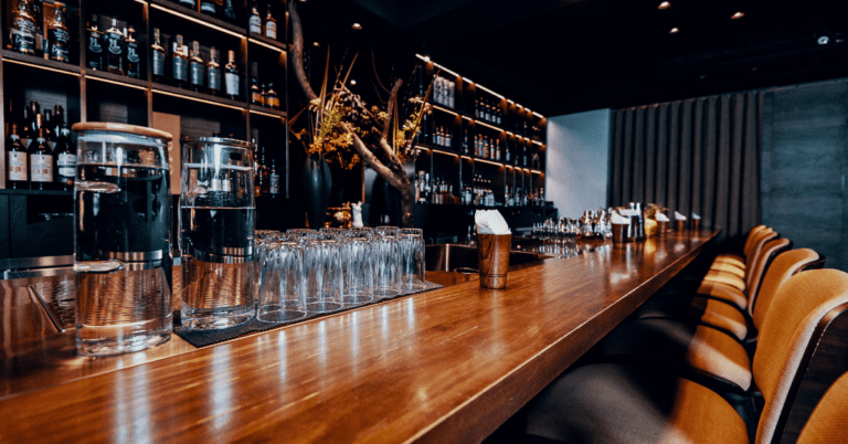 Read more about the article Common Mistakes Bars Make When Promoting Specials (and How AppyHour Can Help Optimize Promotions)