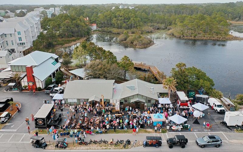 Live music at Stinky's Fish Camp in Santa Rosa Beach